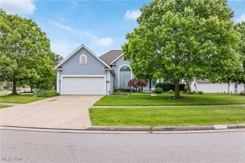 4344 Deer Creek Dr, Wooster, OH 44691