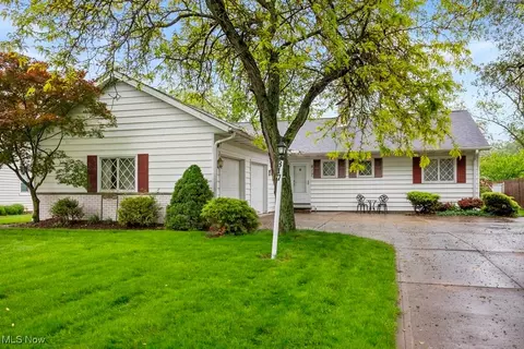 817 Washington Ave, Elyria, OH 44035