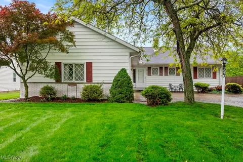 817 Washington Ave, Elyria, OH 44035 photo 2