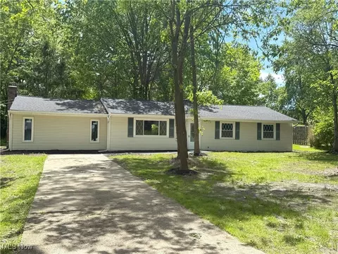 856 Blackfeet Trl, Macedonia, OH 44056