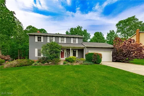 1267 Berkshire Dr, Macedonia, OH 44056