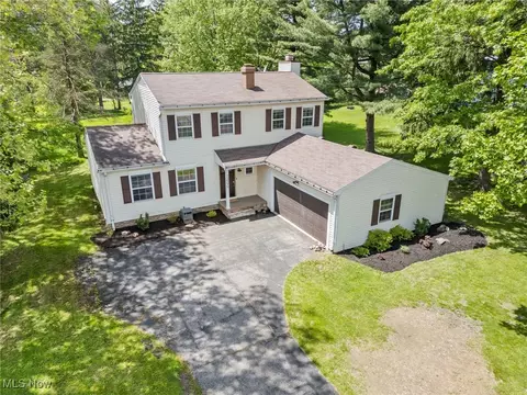 13990 Stoney Creek Dr, North Royalton, OH 44133