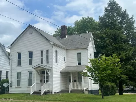 523 N Chestnut St, Barnesville, OH 43713 photo 1