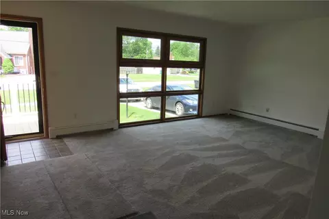 Living - 3318 Avon Blvd, Ashtabula, OH 44004 photo 1 of 2