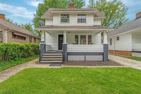 1556 E 221st St, Euclid, OH 44117
