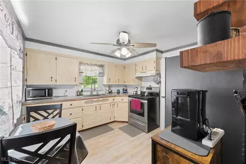 Kitchen - 4650 16th St NW, Canton, OH 44708 photo 2 of 2