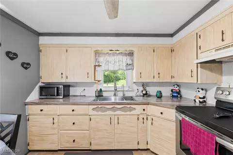 Kitchen - 4650 16th St NW, Canton, OH 44708 photo 1 of 2