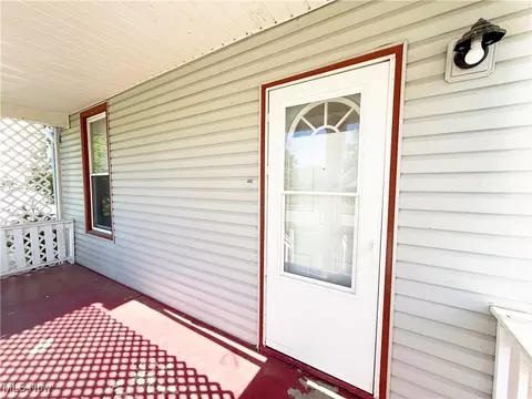 900 E 34th St, Lorain, OH 44055 photo 4
