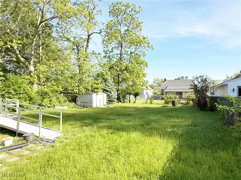 900 E 34th St, Lorain, OH 44055 photo 8