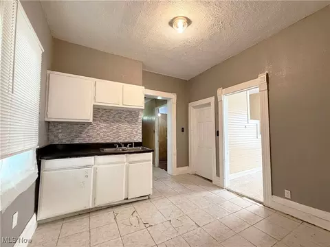 900 E 34th St, Lorain, OH 44055 photo 17