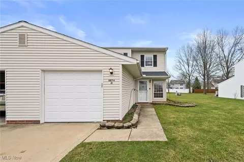 6874 Stratford Cir #D, Mentor, OH 44060