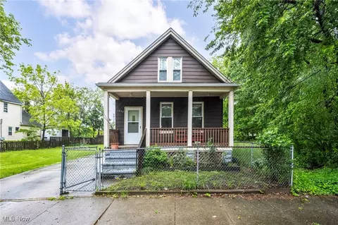 1438 E 52nd St, Cleveland, OH 44103