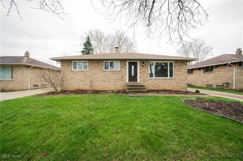 9913 Shady Ln, Cleveland, OH 44144