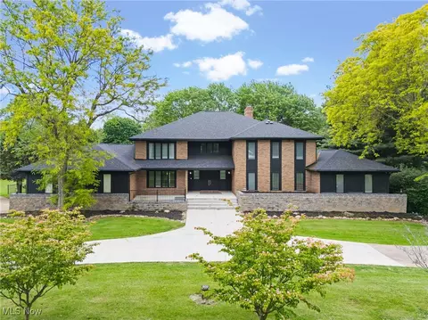1820 Schneider St NW, North Canton, OH 44720