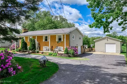 11965 King Church Ave NW, Uniontown, OH 44685