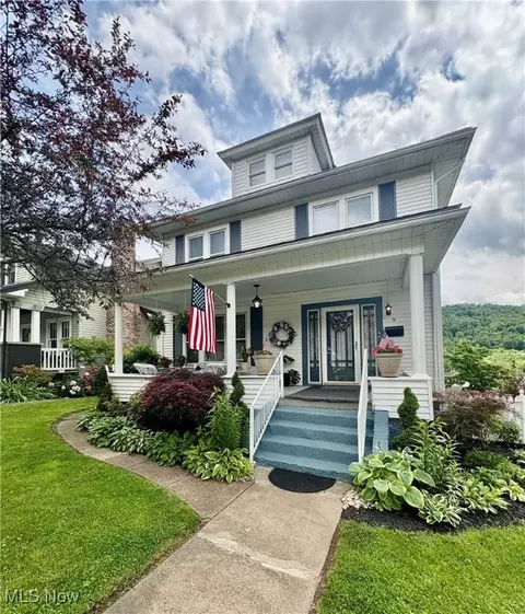 9 Poplar St, Bridgeport, OH 43912