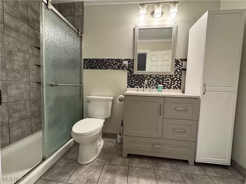Bath - Undisclosed, Elyria, OH 44035 photo 1 of 2