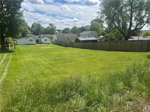 Adams, Coshocton, OH 43812 photo 2