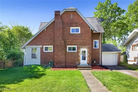 1608 Pilgrim St, Akron, OH 44305