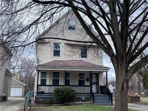 927 E 146th St, Cleveland, OH 44110