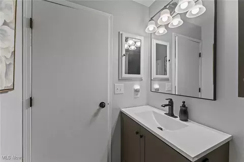 7356 Eisenhower Dr, Boardman, OH 44512 photo 18