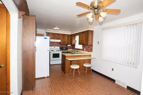 430 W Harvey St, Struthers, OH 44471 photo 14