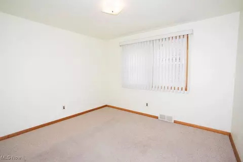 430 W Harvey St, Struthers, OH 44471 photo 10