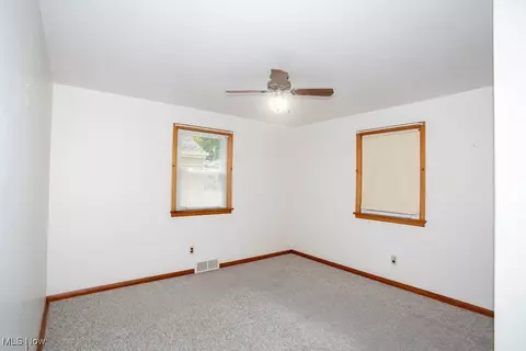 430 W Harvey St, Struthers, OH 44471 photo 25