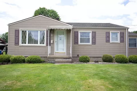 430 W Harvey St, Struthers, OH 44471 photo 2
