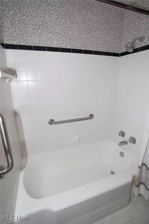 430 W Harvey St, Struthers, OH 44471 photo 23