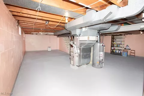 430 W Harvey St, Struthers, OH 44471 photo 37