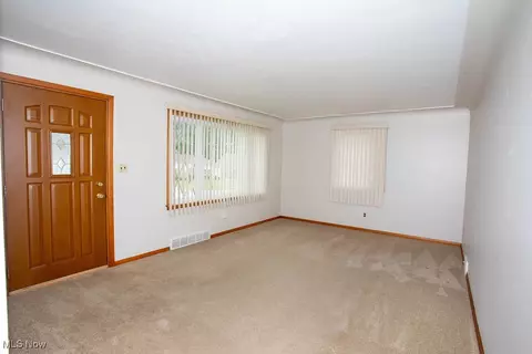430 W Harvey St, Struthers, OH 44471 photo 9