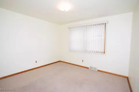 430 W Harvey St, Struthers, OH 44471 photo 12