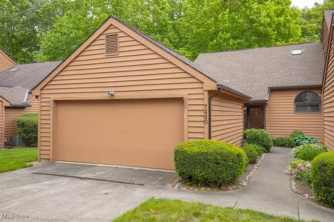 7480 Millrace Ln, Sagamore Hills, OH 44067