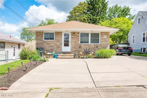 19 E 21 E Dresden Ave, Akron, OH 44301