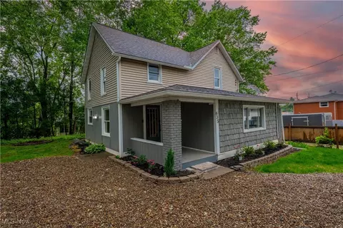 635 Fair Oaks Ave NW, North Canton, OH 44720