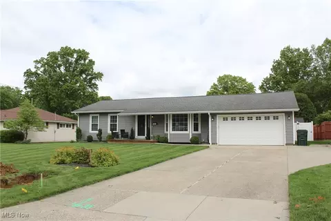 1647 Hagey Dr, Barberton, OH 44203