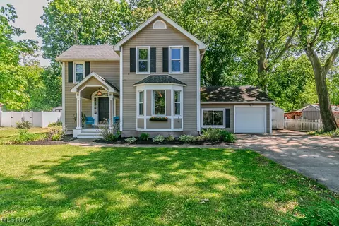 8526 Hoyt Ct, Mentor, OH 44060