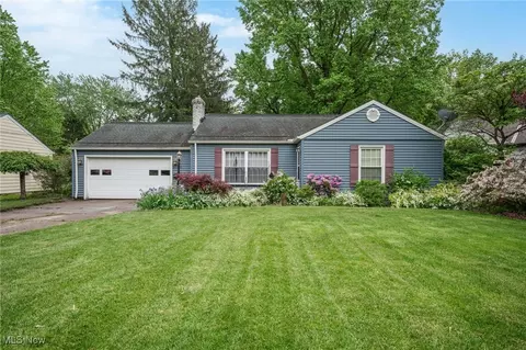 21555 Mastick Rd, Fairview Park, OH 44126