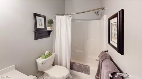 Bath - 4520 Ledge Ct, Kent, OH 44240 photo 3 of 4