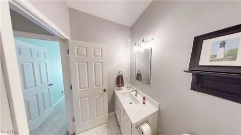 Bath - 4520 Ledge Ct, Kent, OH 44240 photo 4 of 4