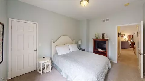 Bedroom - 4520 Ledge Ct, Kent, OH 44240 photo 3 of 6