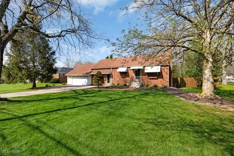 5798 Fitch Rd, North Olmsted, OH 44070