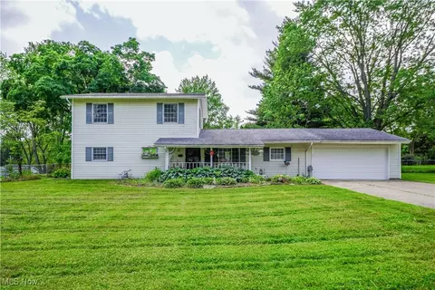 3490 Vanderhoof Rd, New Franklin, OH 44203