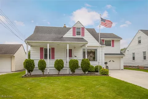 30062 Frank Dr, Wickliffe, OH 44092