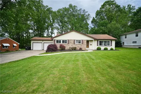 5642 Yorktown Ln, Austintown, OH 44515