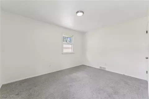 546 Wesley Ave, Elyria, OH 44035 photo 5