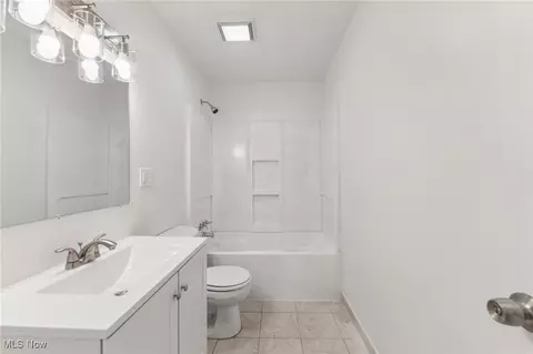 546 Wesley Ave, Elyria, OH 44035 photo 7