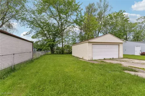 546 Wesley Ave, Elyria, OH 44035 photo 10