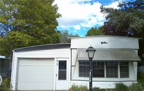 107 Thomas Blvd NW, Massillon, OH 44647